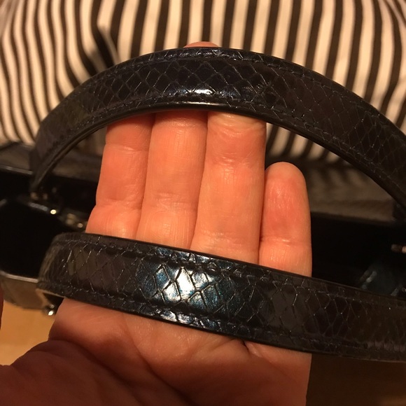 SOLD🖤Henri Bendel Cyan Metallic Bijoux Satchel - Picture 4 of 8